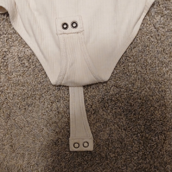 Abercrombie & Fitch Kids White Ribbed Bodysuit - Picture 4 of 5